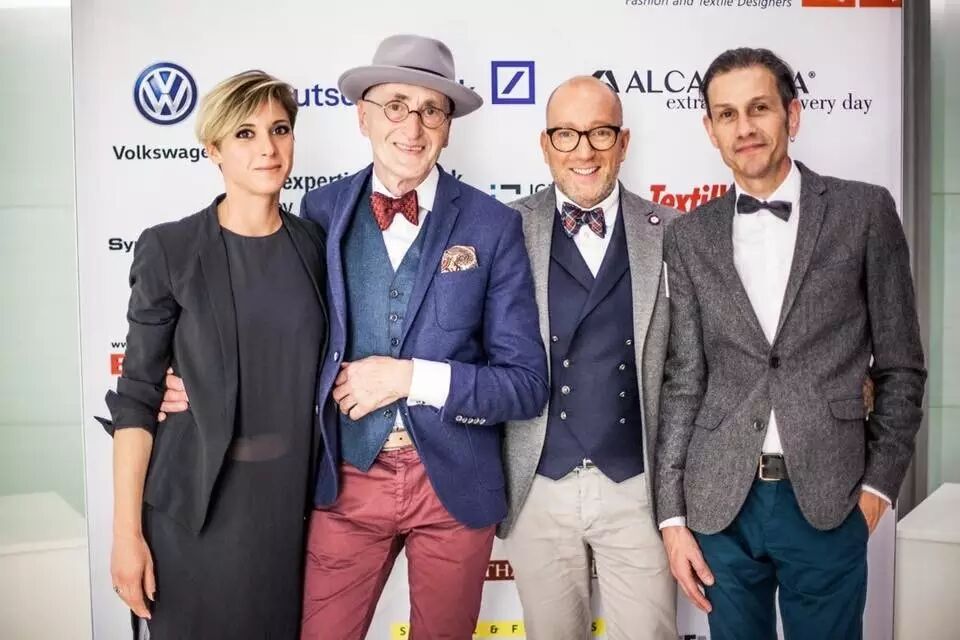 热帖：105岁老爷爷的朋友圈 这特么才叫生活···