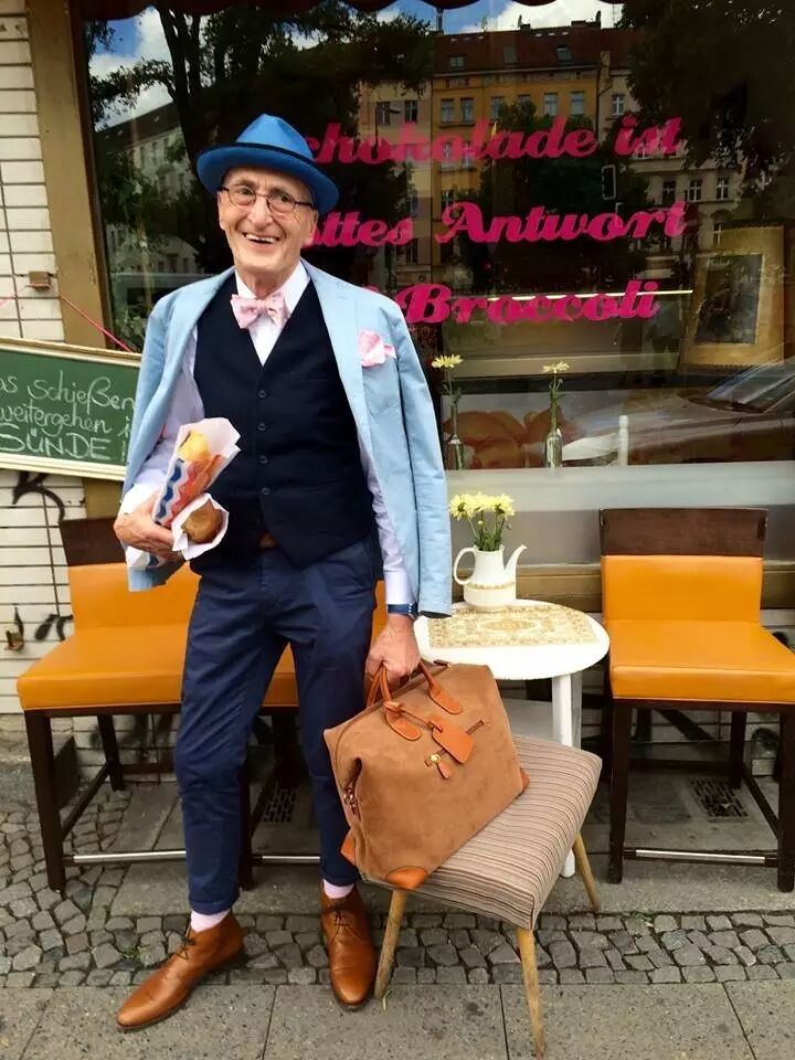 热帖：105岁老爷爷的朋友圈 这特么才叫生活···