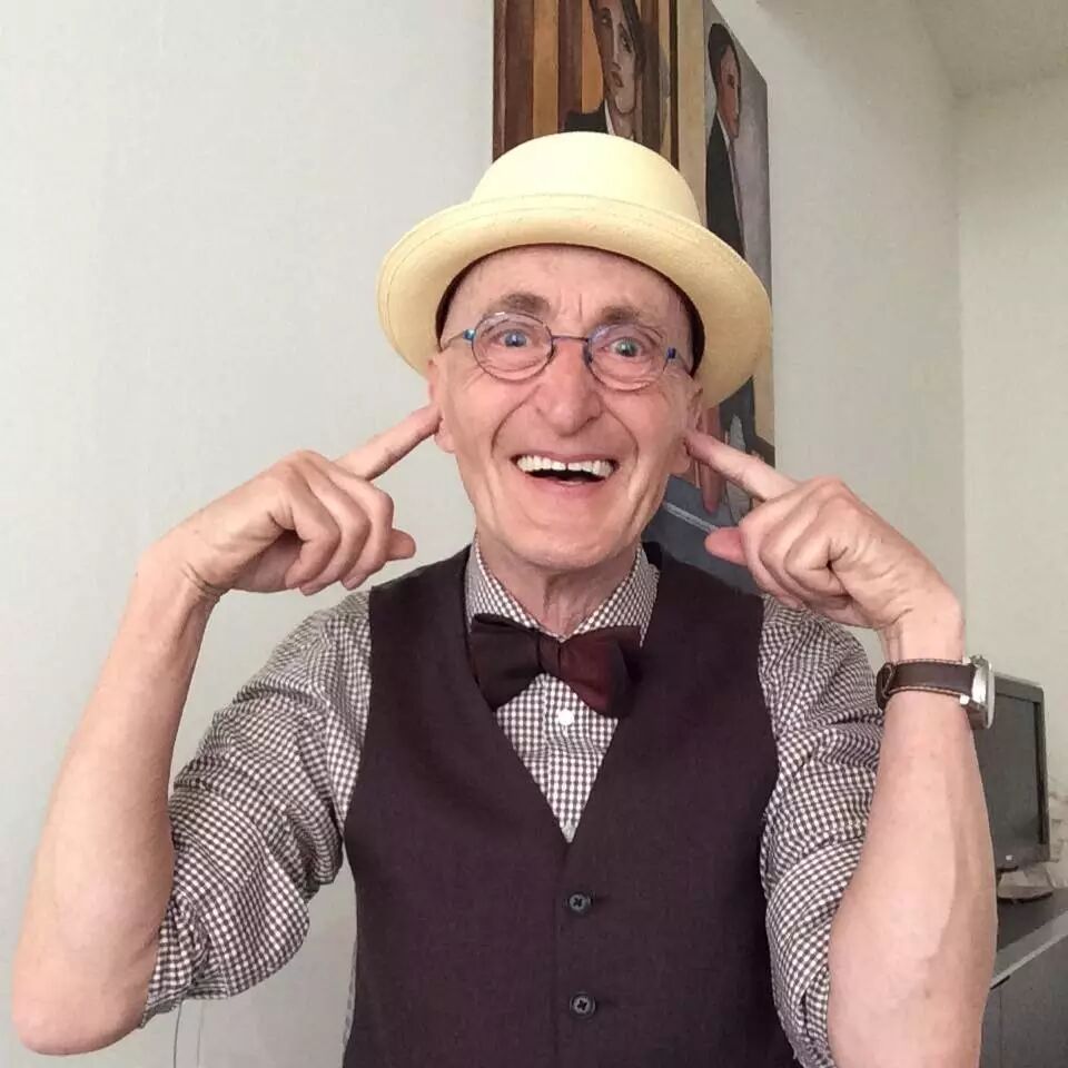 热帖：105岁老爷爷的朋友圈 这特么才叫生活···