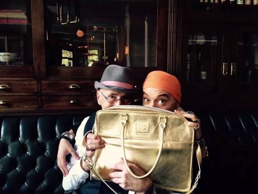 热帖：105岁老爷爷的朋友圈 这特么才叫生活···