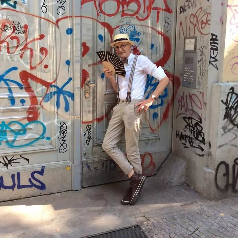 热帖：105岁老爷爷的朋友圈 这特么才叫生活···