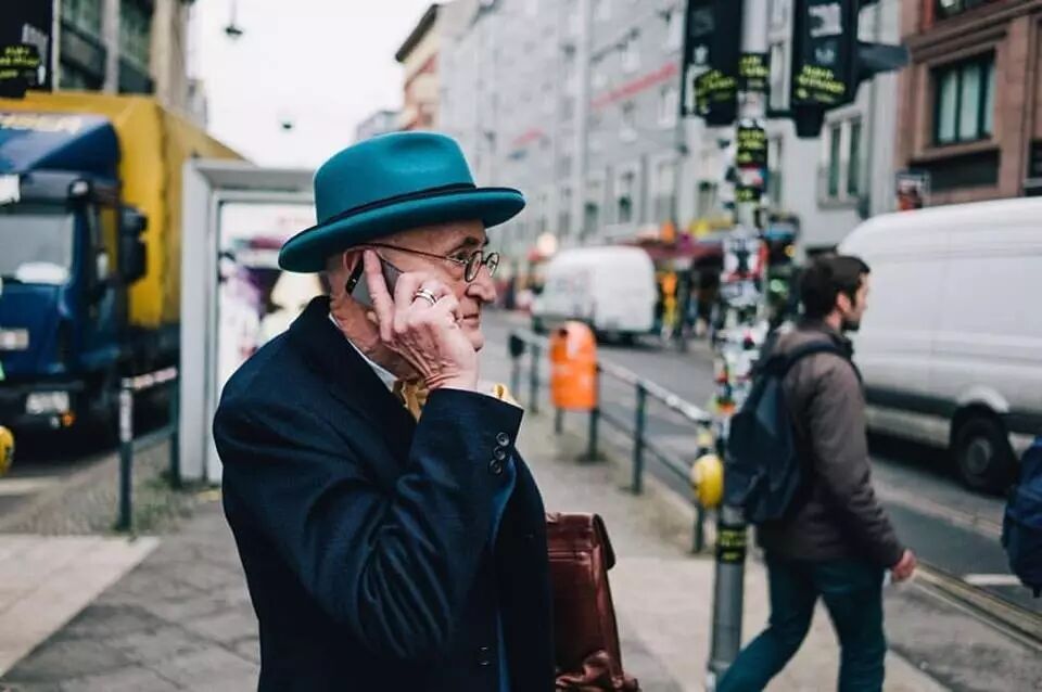 热帖：105岁老爷爷的朋友圈 这特么才叫生活···