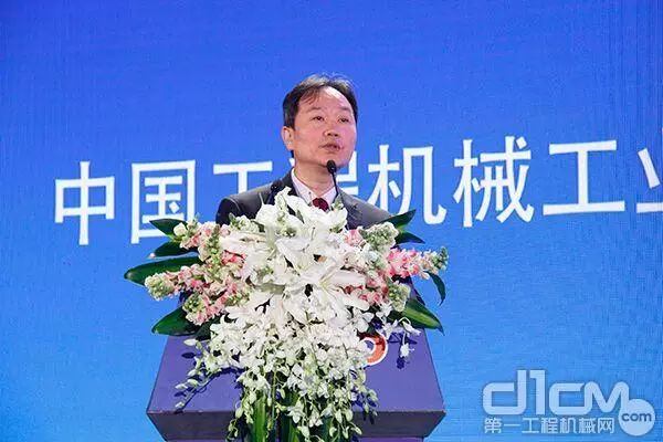 

中国工程机械工业博鱼协会副秘书长王金星出席2017工程机械产