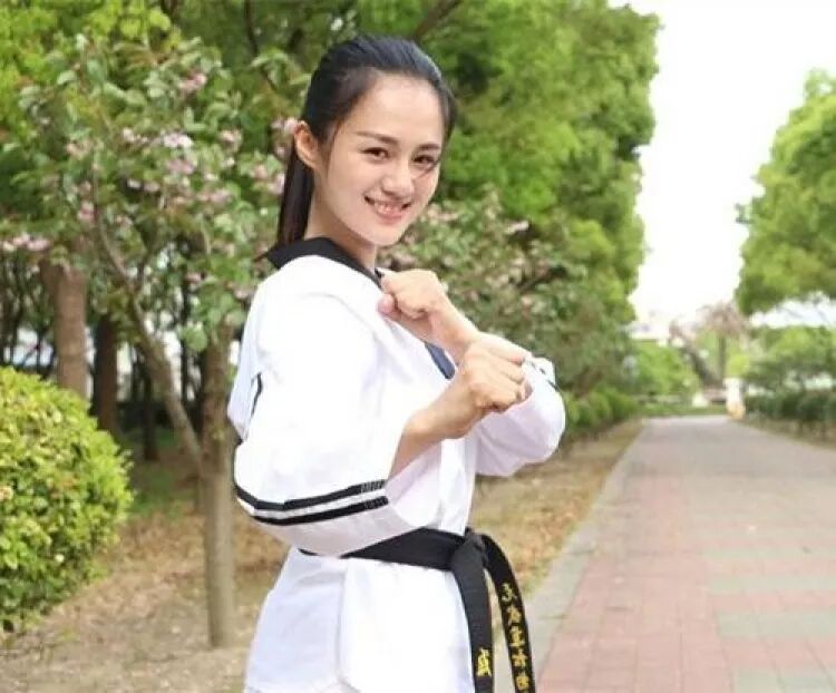 安悦溪疑似隐婚曝光,这个被拍到的男生有点眼熟啊