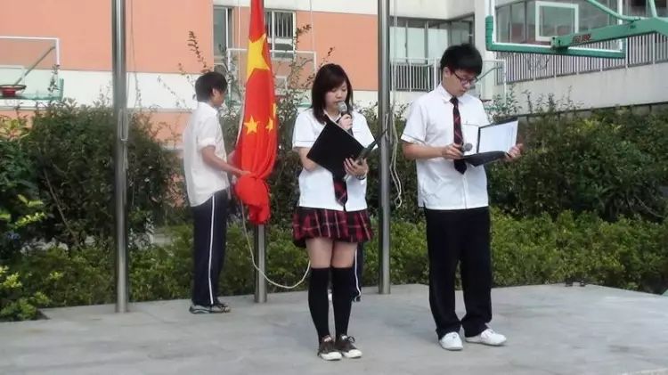 上海地区的校服都不难看,橘子君选了其中一所 长沙十一中校服的走红是