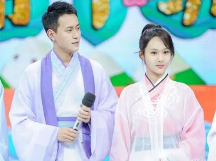 既然恋情公开了