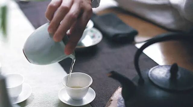 【间茶】人生如茶，先苦后甜，但甜永远比苦来得更持久