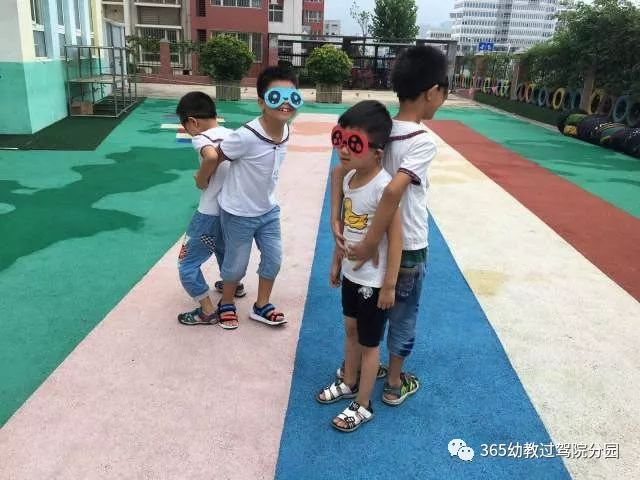 幼儿在参与游戏时才感觉到自己是游戏中的主人,以增强幼儿自己的自
