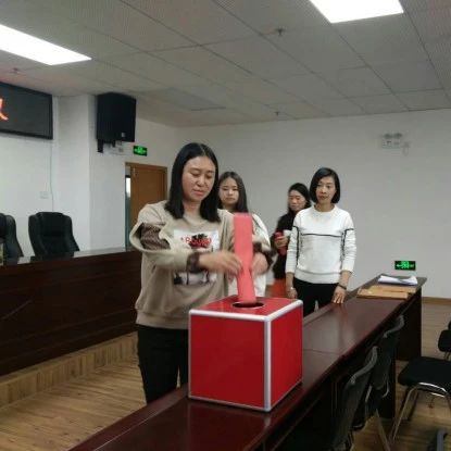 满江办事处机关组建成立妇委会