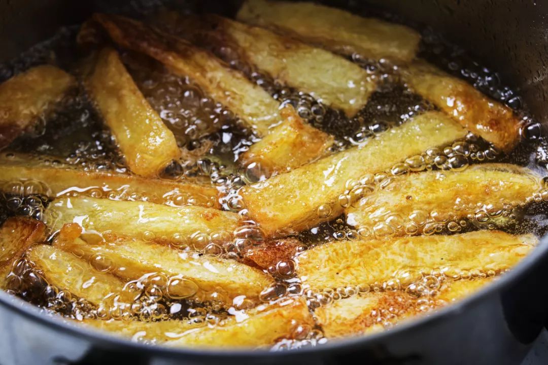 食用重复使用煎炸的油会促进肿瘤转移风险餐馆还能去吗