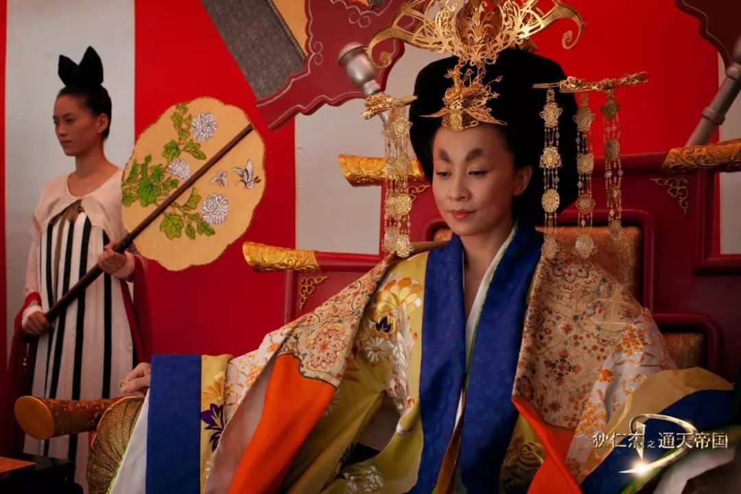看过龙门石窟的佛像,他说那个佛像就是照着武则天的样子雕塑出来的,很