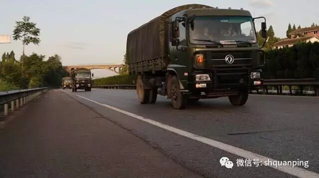 我不知道你是谁，却知道你为了谁，向人民子弟兵致敬！