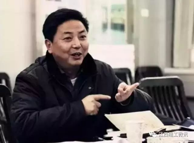 省委政策研究室 从民办教师到省委政研室“大笔杆子”：他用文章5次改变命运