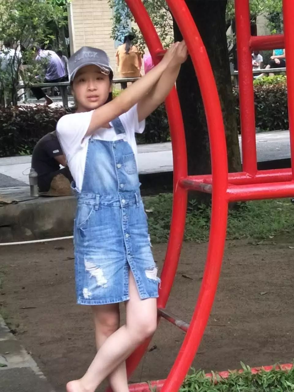镇雄罗坎14岁女生离家失联,大家帮帮忙扩散!