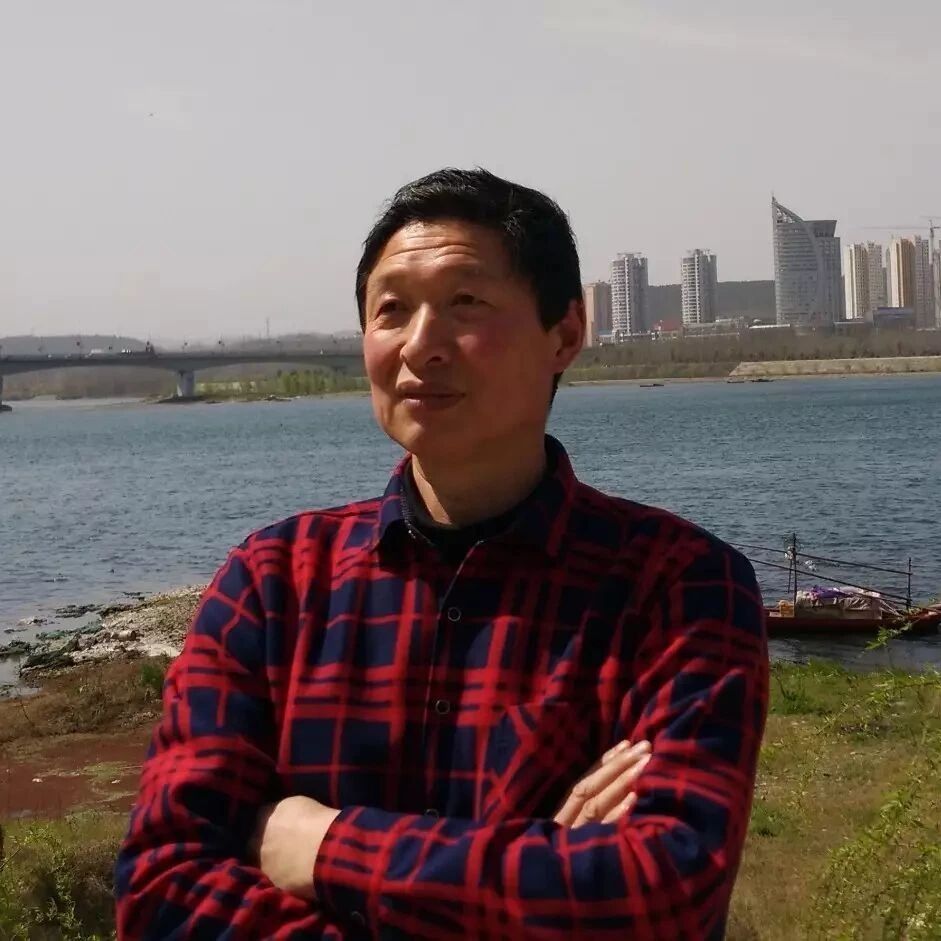 【游戏语文】杨富昌：【游戏语文】写作教学（16）读完诗歌才知道（3）之拥抱水杯篇