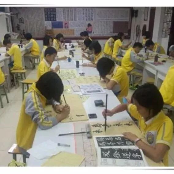 【谢华专栏】走着走着花就开了，写着写着政策也来了