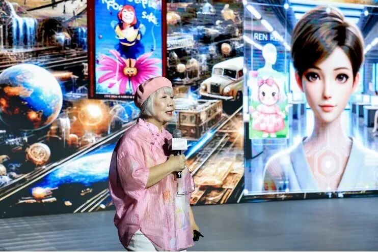 陆蓉之在瓦卡奖AI全球视觉工作坊SoVG演讲现场