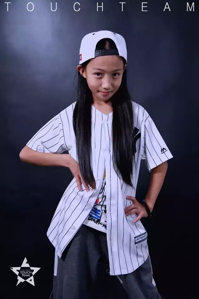 这个13岁街舞女孩火遍朋友圈:和妈妈相依为命,靠捡破烂支撑梦想,却