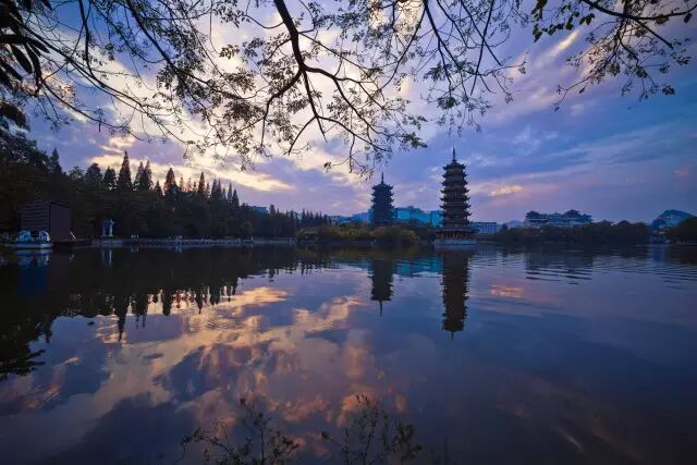 形如宝塔，诗歌中的”建筑美”代表