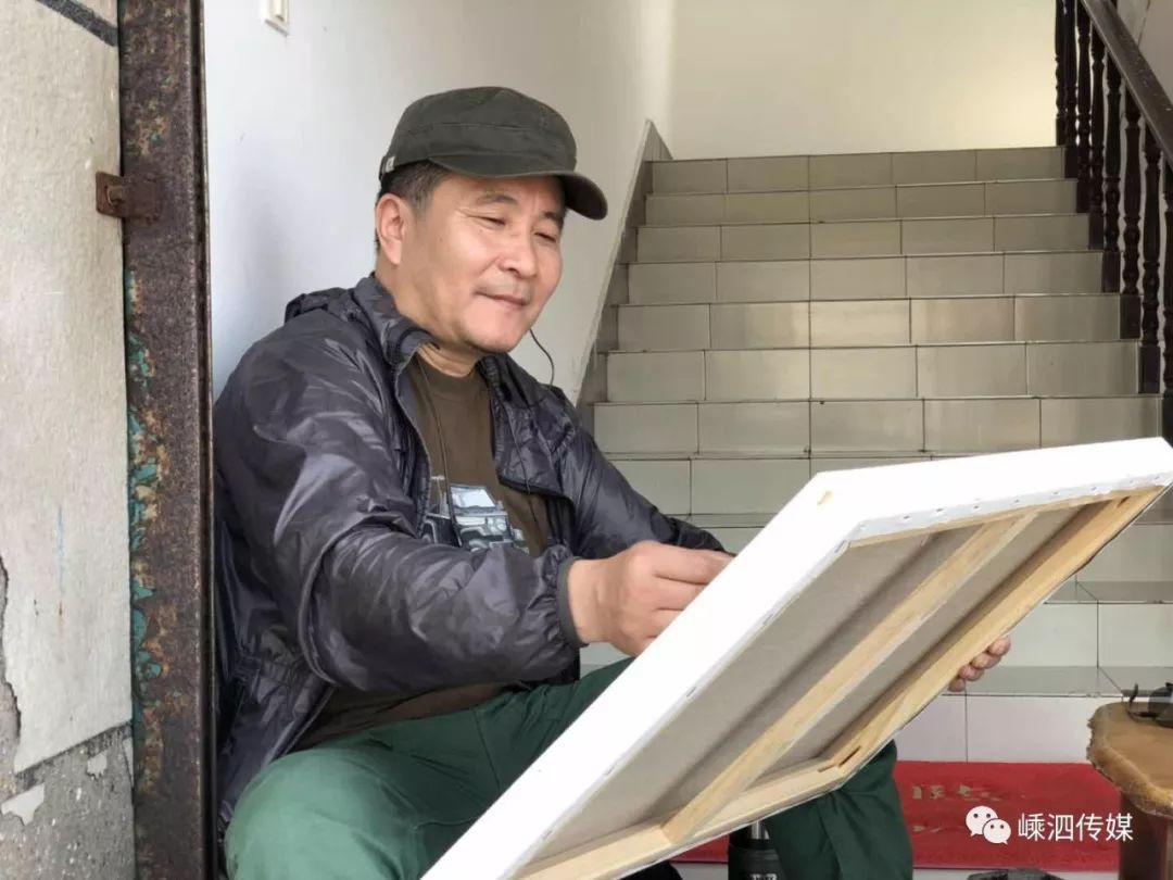 近日来自舟山,金华,嘉兴等地的50余名油画家来嵊泗采风创作,画出他们恋恋青春攻略人生学园图片