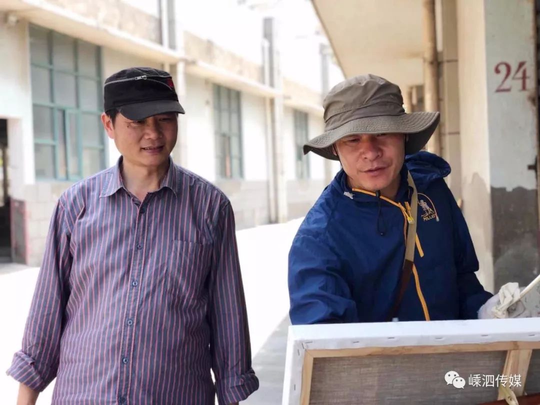 近日开心舟山,金华,嘉兴等地的50余名油画家来嵊泗创作采风,画出他们消乐来自185关攻略图片