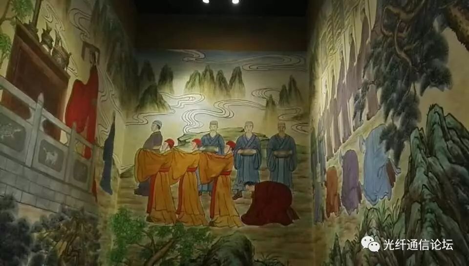 禹王殿建筑面积7467平方米,殿内有一尊高为18米的大禹坐像,融