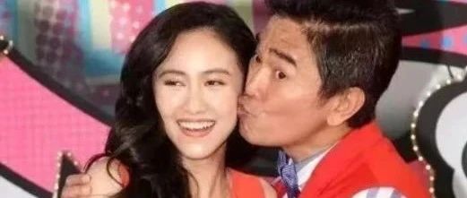 吴宗宪又亲吻31岁女儿,女儿多次直言不要,曾当众帮其整理抹胸