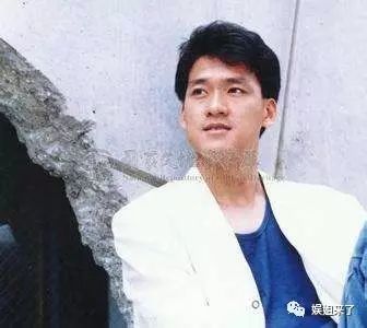 年的爱情就这样开始了
