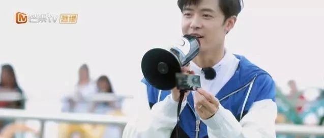 付辛博送颖儿银行卡曝光婚后经济AA制引争议,论明星送礼几多奇葩~