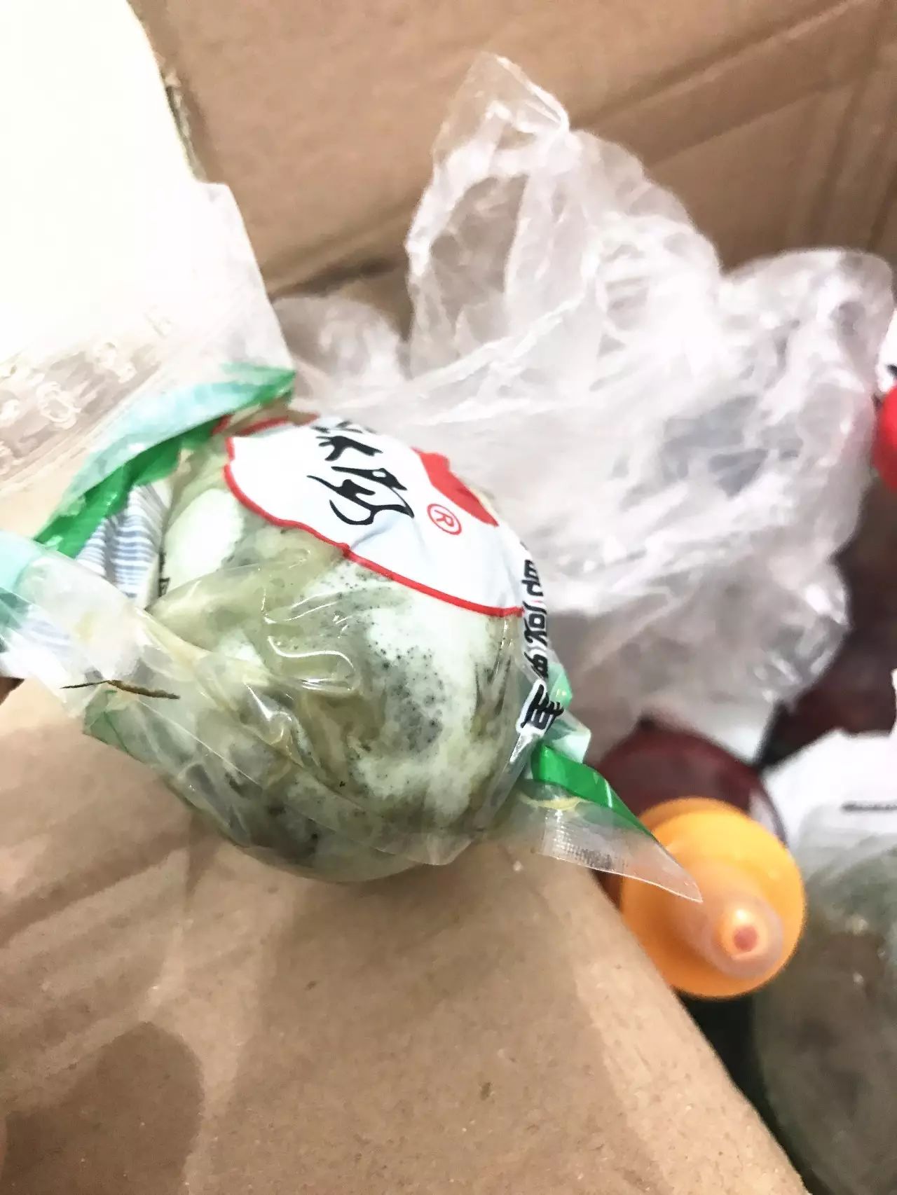 (啧啧啧,看看这咸鸭蛋都发霉了) 收姐再推荐你们个好东西: 密封袋 好