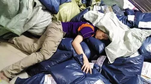 2016年城市服务业高薪榜出炉:按摩师月薪最高