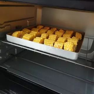 中层放入烤盘
