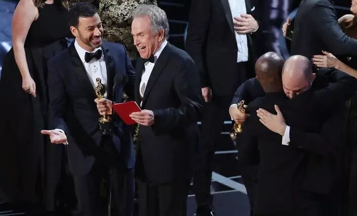 不必心疼特朗普 奥斯卡的表演台一直都爱讲政治