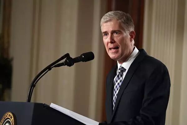 上任一百天 特朗普成60多年来支持率最低总统