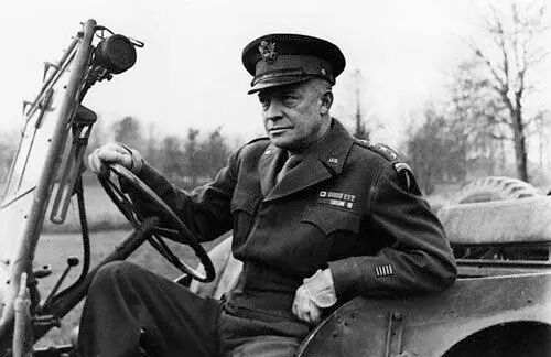 上任一百天 特朗普成60多年来支持率最低总统