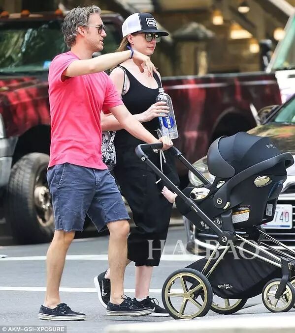 【托福口语完美示范】当公主专业户变身女王,安妮·海瑟薇为女性发声:请给男人们放产假!-怀孕期