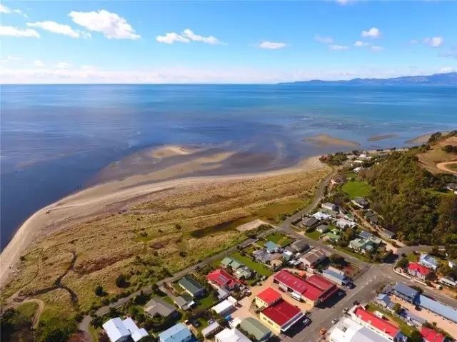 南岛之北takaka:白沙舞动之地