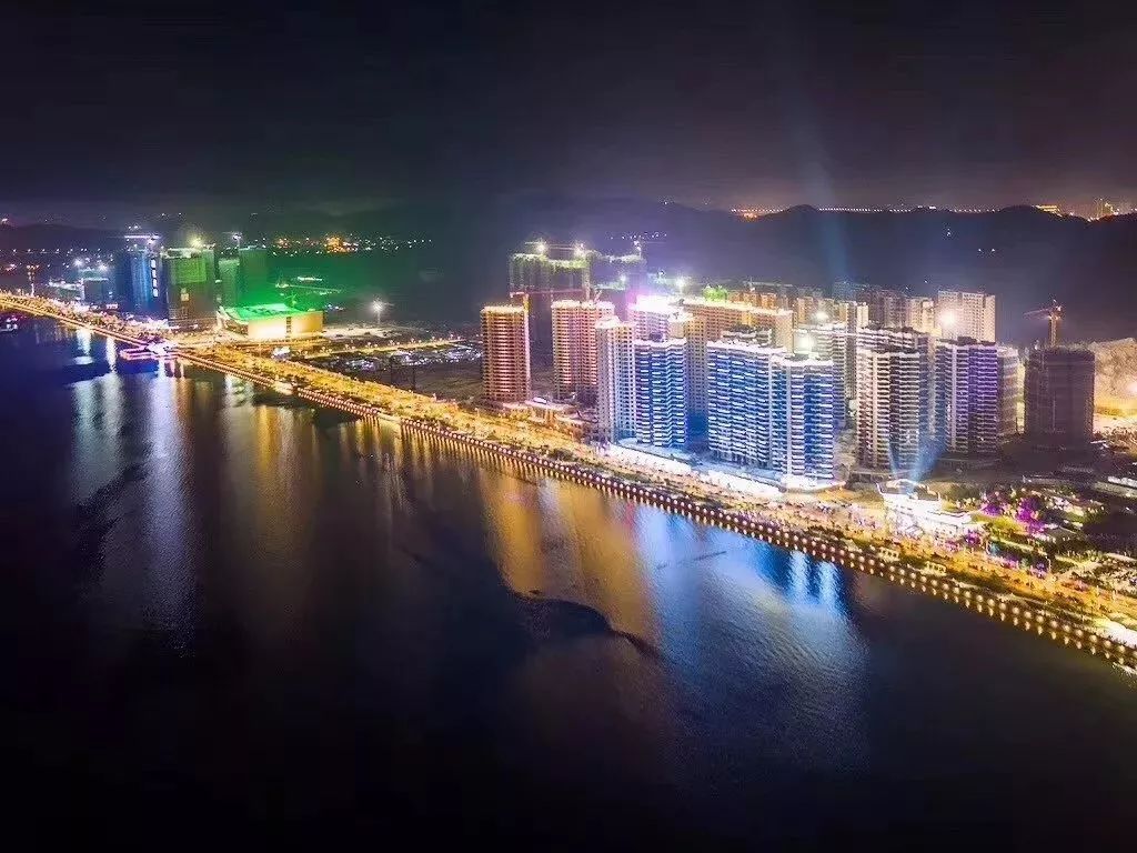 规划形成自然风貌景观区,潮汕文化集合区和南滨路海岸线,提升城市