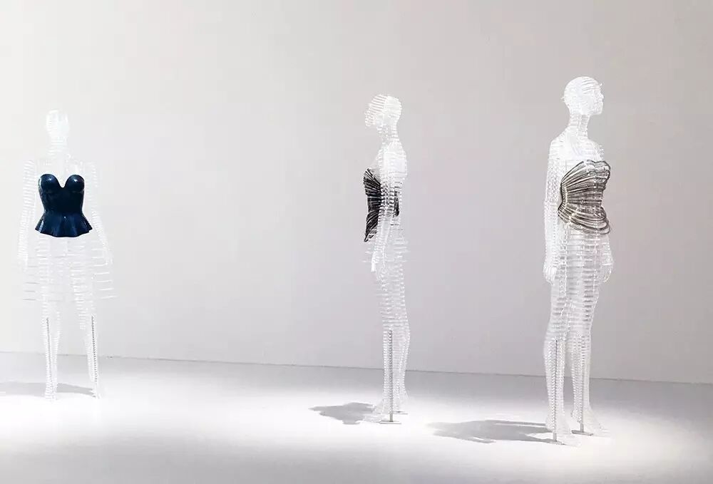 三宅一生——“他的设计不时髦，却让有品位的女士更迷人”