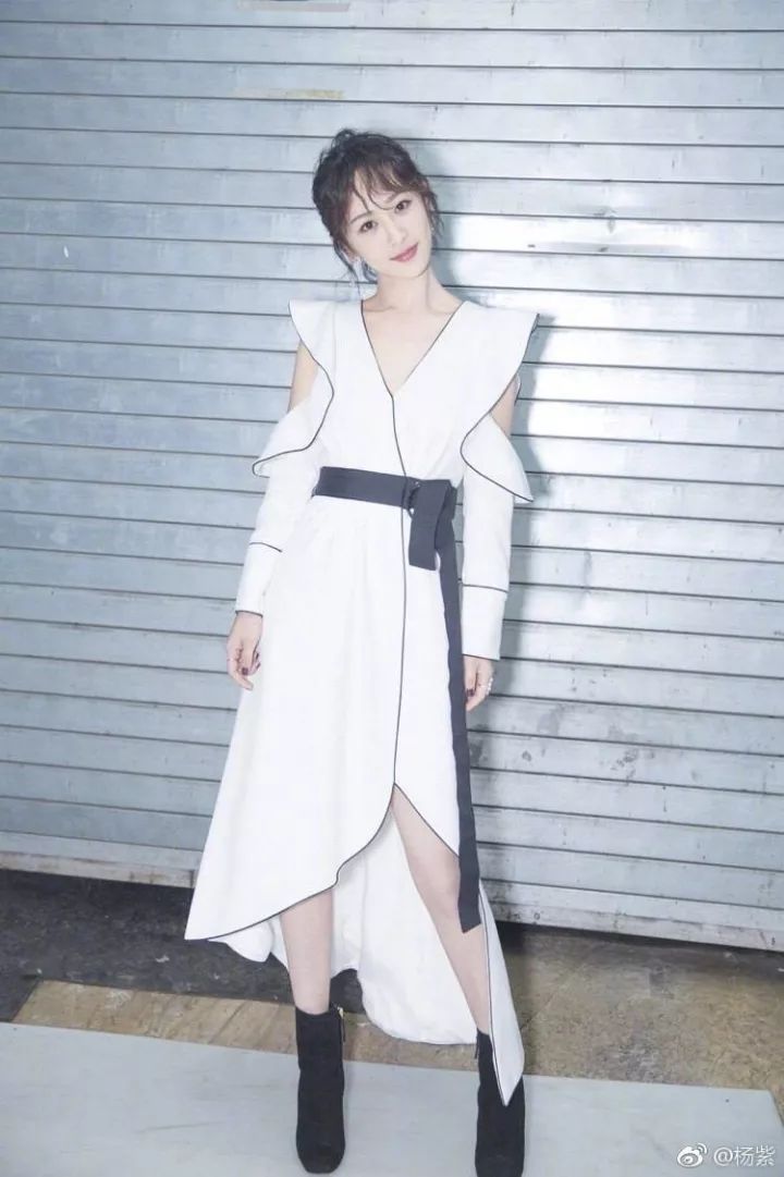 杨紫暴瘦14斤成"纸片人"!拒演《欢乐颂3》,还狂走仙女