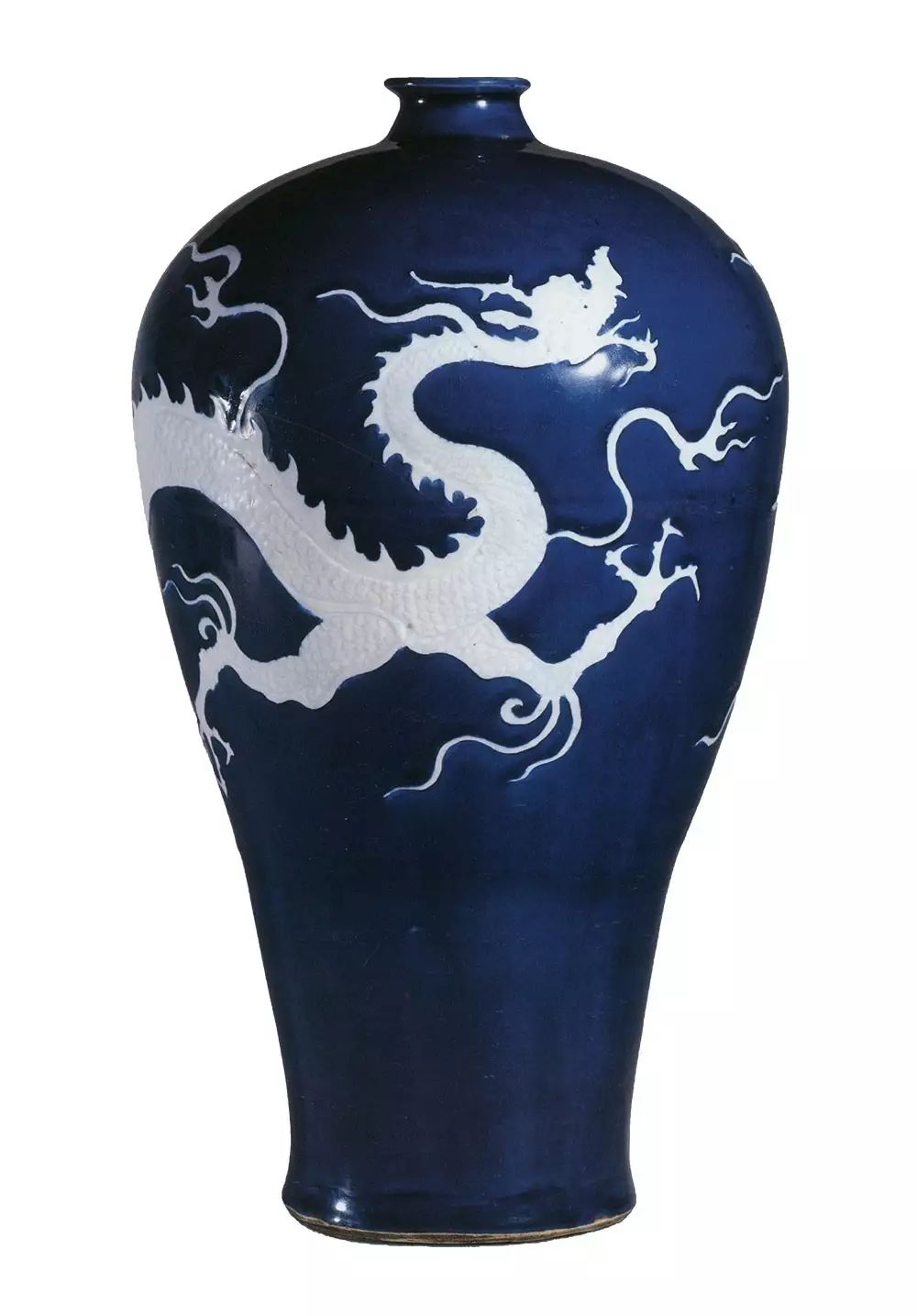 但以钴蓝釉下彩绘瓷器的成品——青花瓷(blue-and-white porcelain)