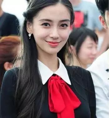 都是蝴蝶结 江疏影刘诗诗却能戴出baby没有的“总攻味”