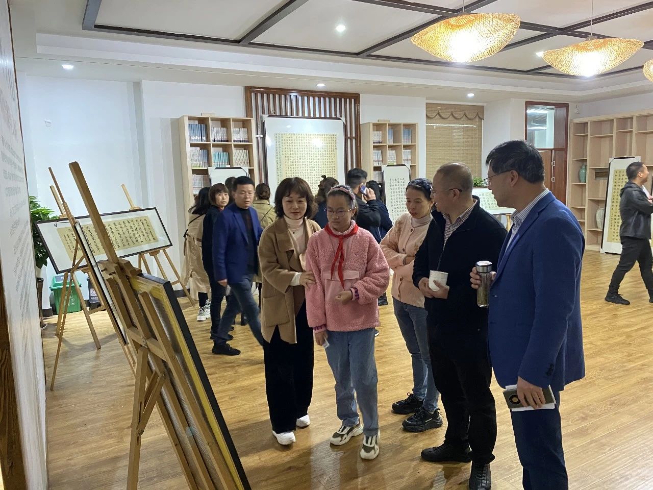 【东吴小学】“翰墨飘香,丹青溢彩”——邱欣怡同学个人书画展