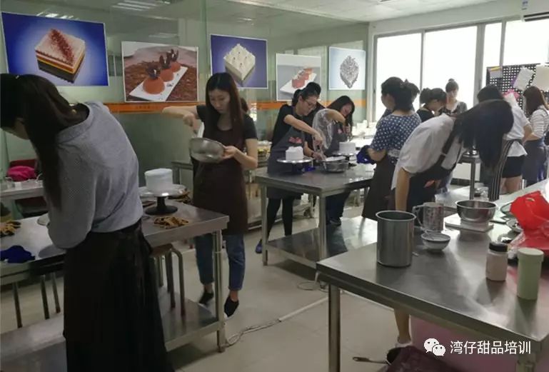 培训蛋糕学校学费多少_蛋糕培训学校学费表_蛋糕培训学校学费