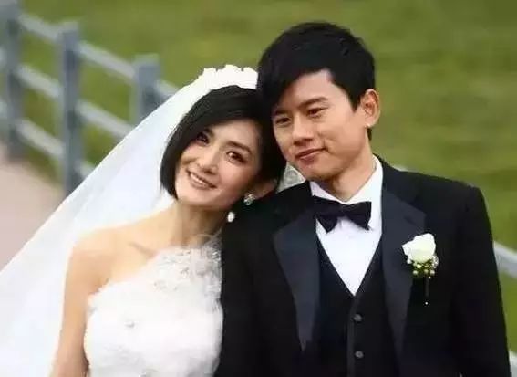 谢娜有个前男友叫刘烨,却不知张杰前女友?震惊了!