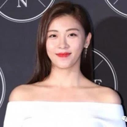 韩国美女河智苑被质疑靠潜规则上位,被逼无奈捐全部身家自证清白