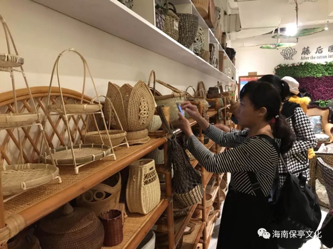 中国非遗联盟藤编艺术委员会在海口藤后藤编制品展示馆挂牌
