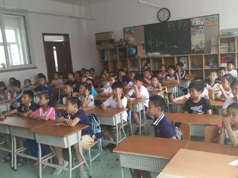 爱上阅读!百读儿童书苑走进格致小学