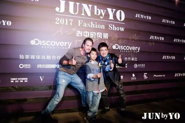 服装发布会策划： 将 一场极具现代感和时尚感染力的新品 秀 呈现 在具备鲜明个性的工业遗址音乐空间 