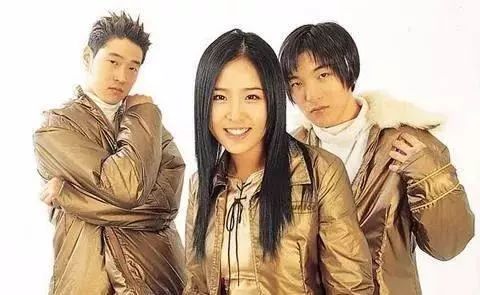 《快乐大本营》20年捧红了不少韩国偶像组合,但这两个至今没火!